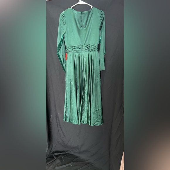 IEENA FOR MAC DUGGAL 67527
Plunge Neck Satin A-Line Dress - Picture 6 of 8